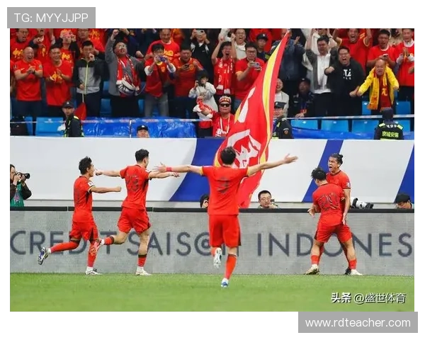 中国男足再迎关键战全队誓言逆袭主场球迷激情助威盼创造奇迹