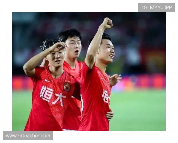 国足逆转击败劲敌全场热血沸腾年轻球员爆发展现中国足球新希望