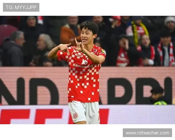 德甲联赛最新动态：拜仁多特豪取连胜，莱比锡展现强势反弹势头