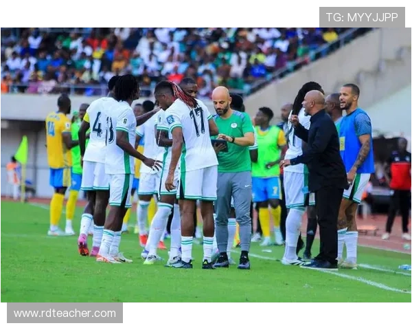 世界杯预选赛激战正酣 各队争夺出线席位形势紧张