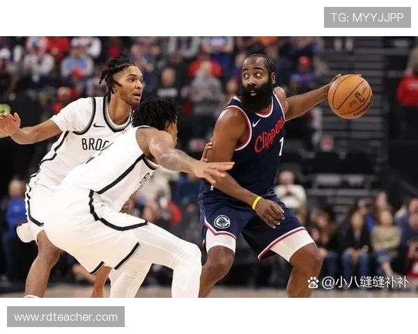 湖人队新赛季目标锁定冠军 詹姆斯与浓眉携手誓夺总冠军荣耀