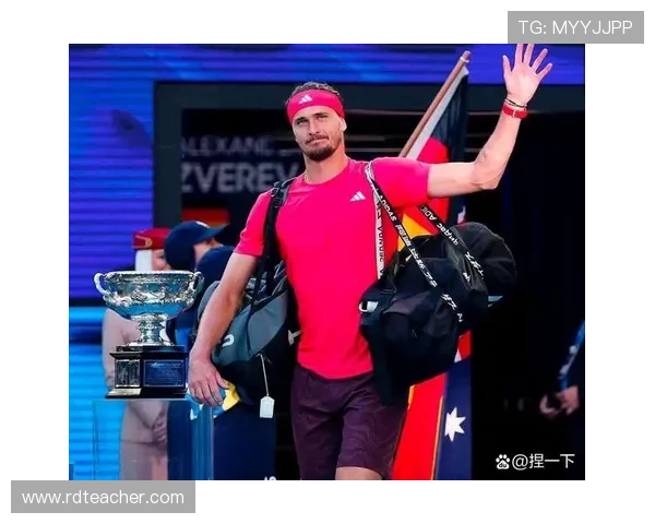 网球明星新秀大放异彩 赛场表现引发热议未来潜力无限