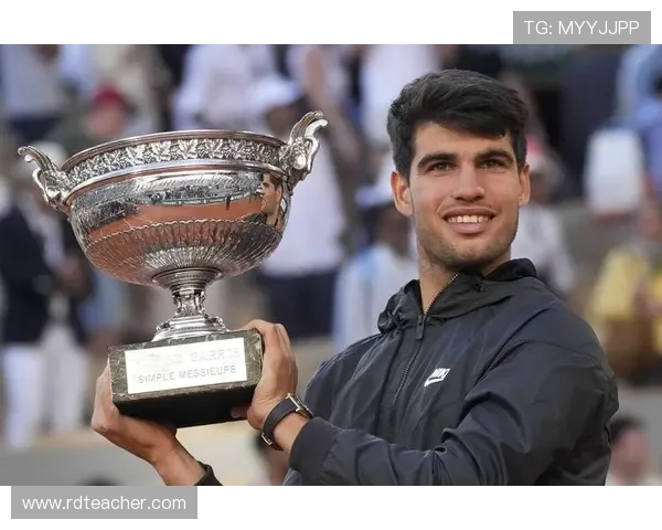 阿尔卡拉斯鏖战五盘逆转夺冠展现新生代网坛无畏力量